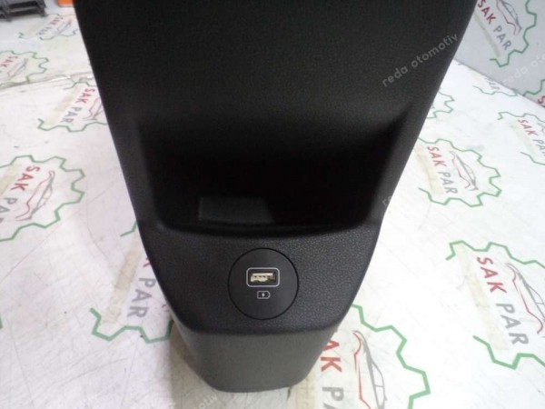 Hyundai İ20 Bayon Orta Ara Konsol 84610-Q0050 NNB 84611-Q0000 CP (KA-120)