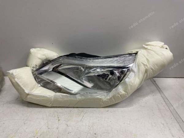 Ford Focus 3 Sol Far (İçi Beyaz Motorlu) BM51-13W030 NB YS YP (BA-120-EB-EC-ED130)