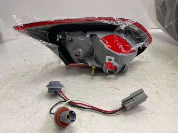 Ford Focus Sağ İç Stop Lambası F1EB-13A602 YS YP (BA-120-JA-140)