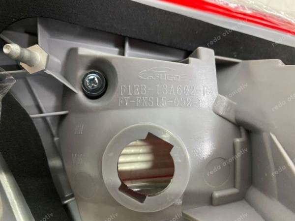 Ford Focus Sağ İç Stop Lambası F1EB-13A602 YS YP (BA-120-JA-140)