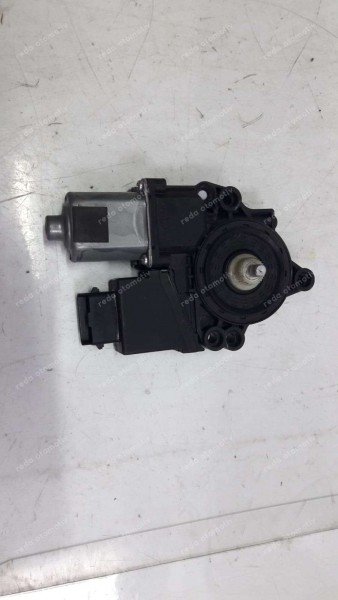 Hyundai İ30 Sağ Ön Cam Silecek Motoru 82460-A5010 CP (DG-124)