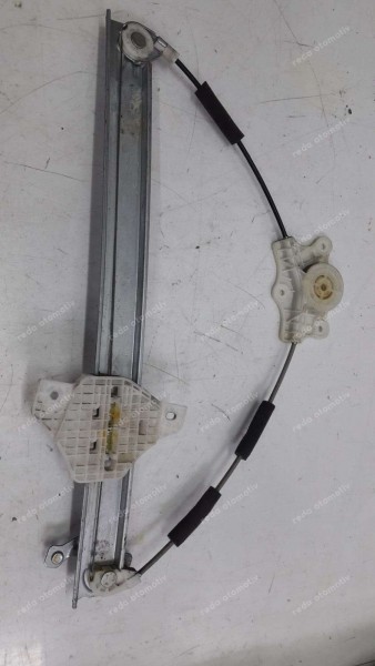 Hyundai İ20 Sağ Ön Cam Krikosu 82404-C7010 CP (DE-110)