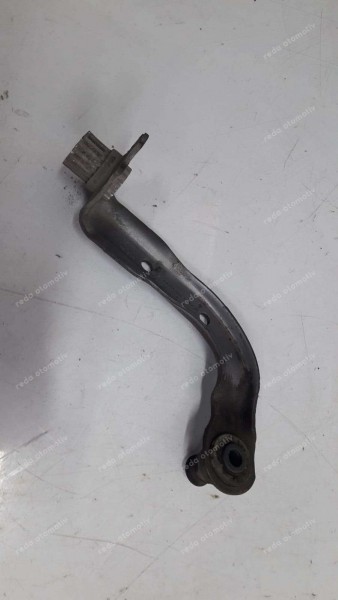 Renault Clio 4 Captur Ön Beşik Askı Kolu 548519848R 543171370R CP (AA-122)