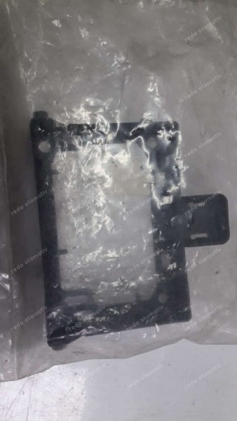 Renault Clio3 Elektronik Kontrol Ünitesi Modülü UCH Kapağı 8200383473 YP (BA-110)