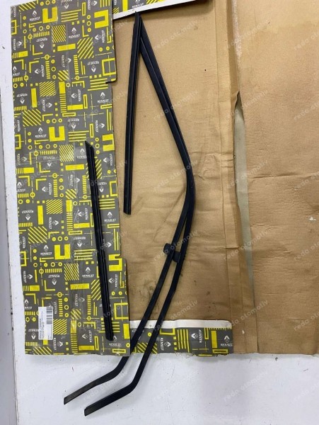 Renault R19 Sağ Ön Kapı Cam Fitili Dış 7702253356 YP (JE-120)