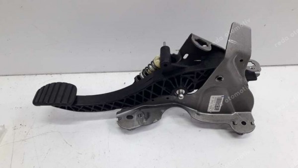 Renault Megane 3 HB Debriyaj Pedalı 465030037R YP (AC-110)