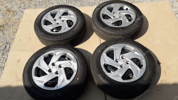 Hyundai İ20 Bayon 15 İnç Sac Jant Takımı 185/65 R15 52910-C8001 SP YP