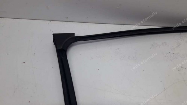 Hyundai Bayon Sol Ön Kapı Cam Fitili SP YP (JE-120)