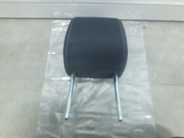 FORD FİESTA TİTANYUM ÖN KOLTUK BAŞLIĞI CP