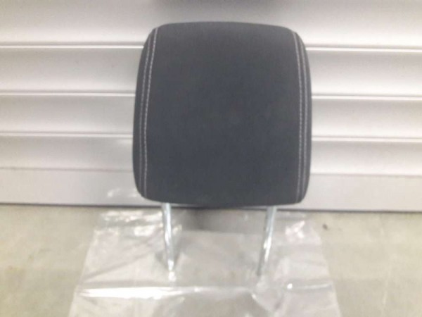 FORD FİESTA TİTANYUM ÖN KOLTUK BAŞLIĞI CP