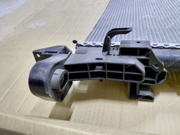 Renault Trafic 3 Motor Su Radyatörü 214104966R CP HP (HD-120-140)