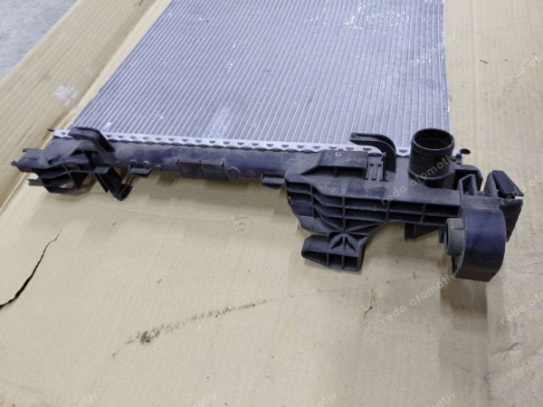 Renault Trafic 3 Motor Su Radyatörü 214104966R CP HP (HD-120-140)