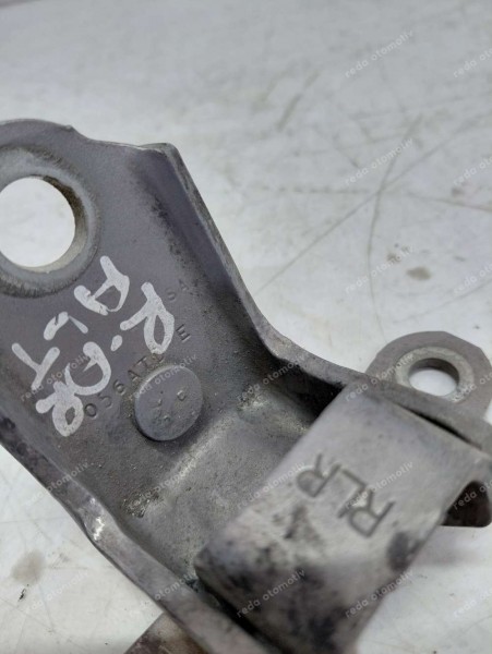 Ford Fiesta Sağ Arka Kapı Alt Menteşesi Orj. 8A6AA26810C CP (HB-121)