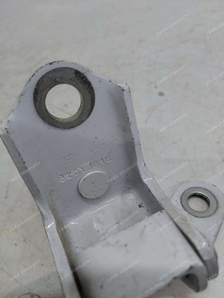 Ford Fiesta Sol Arka Kapı Üst Menteşesi Orj. 8A6AA26801A CP (HB-122)