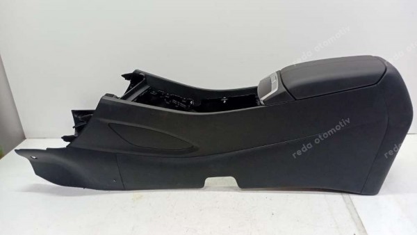 Hyundai Tucson Orta Konsol / Kol Dayama 84660-N7000 84661-N7000 846A7-N7ABO SP YP (KA-120)