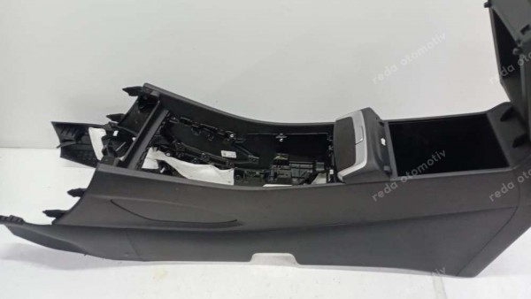 Hyundai Tucson Orta Konsol / Kol Dayama 84660-N7000 84661-N7000 846A7-N7ABO SP YP (KA-120)