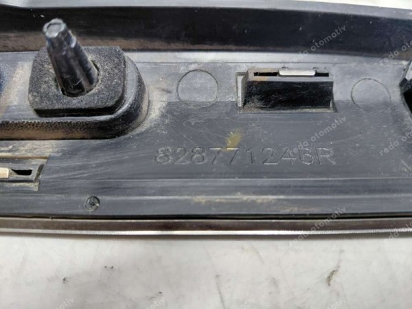 Renault Clio 5 Sol Arka Kapı Bandı Çıtası 828771246R CP (JD-120)