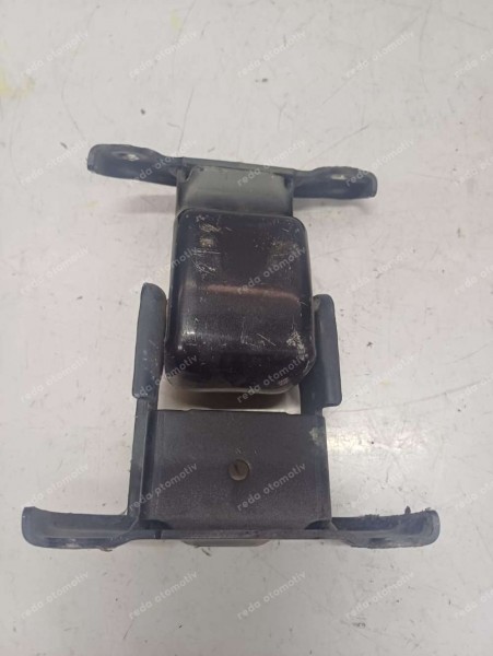 Renault Trafic Sol Ön Üst Arka Kapı Menteşesi 527428A (HA-120)