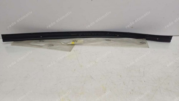 Renault Kangoo Sol Kapı Alt Lastiği Orj. 7700309754 YP (F1)