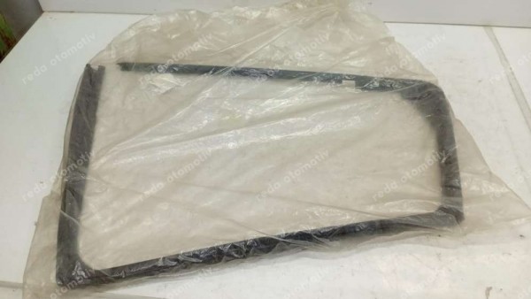 Renault Symbol Sağ Arka Cam Fitili 823305486R YP (F3)