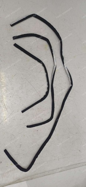 Dacia Duster Yapışkan Bant 683106448R YP (F1)