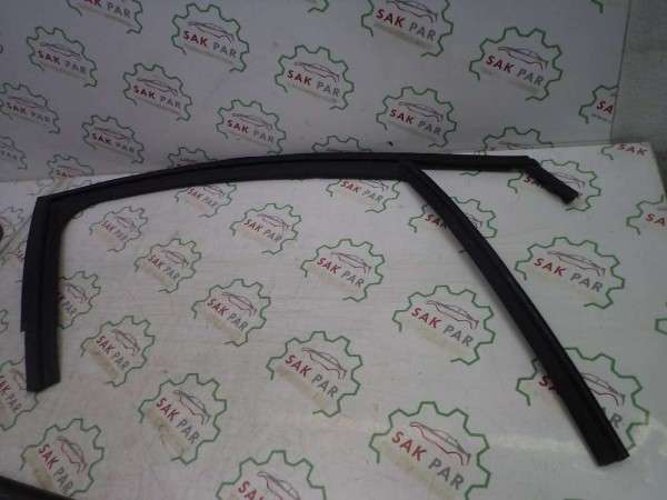 Dacia Jogger Sandero 3 Sağ Ön Kapı Cam Fitili Orj 803301377R CP (JE-120)