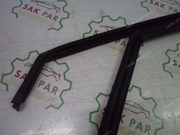 Dacia Jogger Sandero 3 Sağ Ön Kapı Cam Fitili Orj 803301377R CP (JE-120)