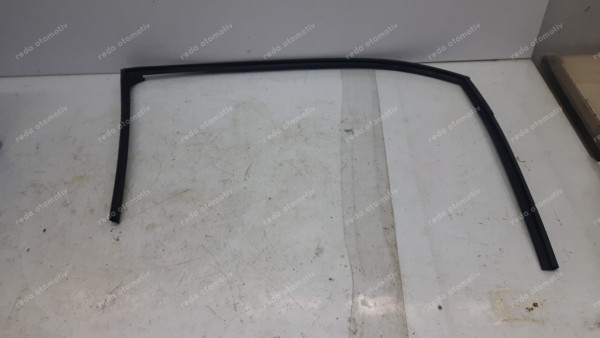 Hyundai İ20 Bayon Sağ Ön Kapı Cam Fitili Kızağı Orj 82540-Q0000 SP YP (F3)