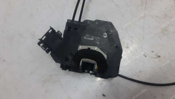 Renault Trafic 3 Sağ Sürgülü Kapı Kilidi Amb 825027817R YP (EE-125)