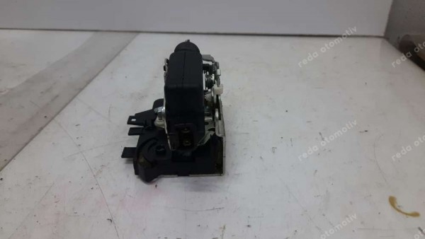 Dacia Duster Logan Sağ Ön Kapı Kilidi Amb 8200735224 YP (EE-126)