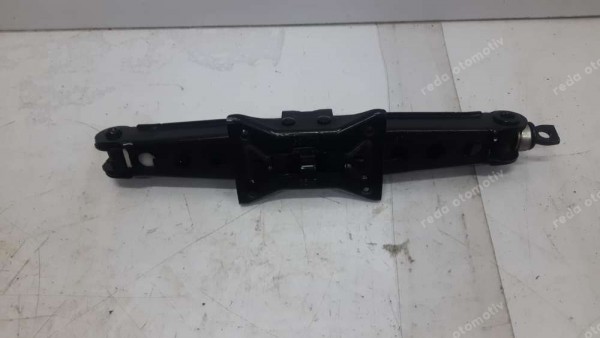 Volkswagen Caddy Golf Jetta Araç Krikosu Amb 5Q0011031 YP (BG-120)