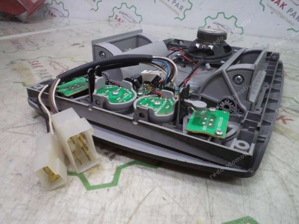 Mercedes Man Tavan Okuma Lambası Havalandırma Panjuru CP (FB-123)