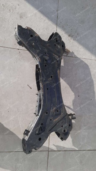 Hyundai Tucson Ön Travers 62400-2S100 YP  (JI-109)