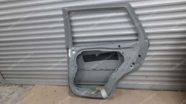 Hyundai Santa Fe Sağ Arka Kapı 77004-2B020 YP (Kİ-109)