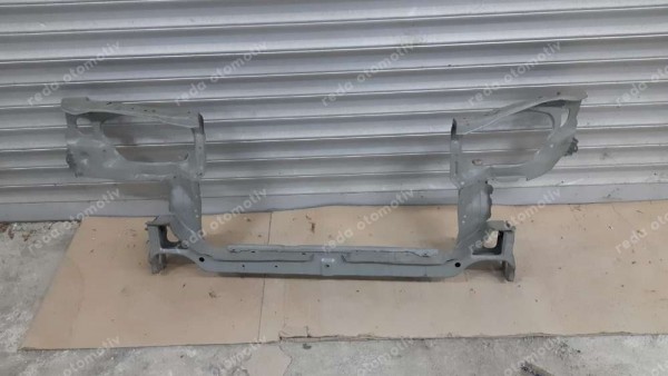 Hyundai Elantra Ön Panel 01/03 64100-2D011 YP (LC-110)