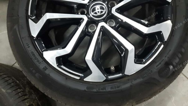 Toyota Yaris 17 İnç Jant Lastik Takımı 17X7JET 50 CP (IG-109)