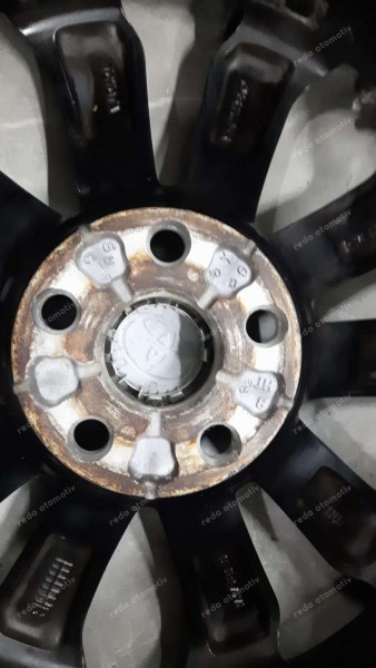 Toyota Yaris 17 İnç Jant Lastik Takımı 17X7JET 50 CP (IG-109)