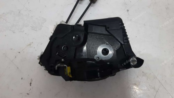 Toyota Yaris Sol Ön Kapı Kilidi CP (EE-125)