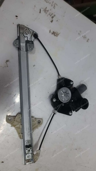 Toyota Yaris Croos Sol Ön Cam Kriko / Motoru 85720-0D550 CP (DF-110)