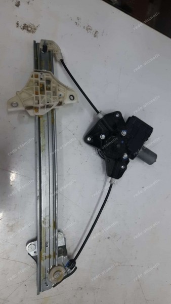 Toyota Yaris Croos Sol Ön Cam Kriko / Motoru 85720-0D550 CP (DF-110)