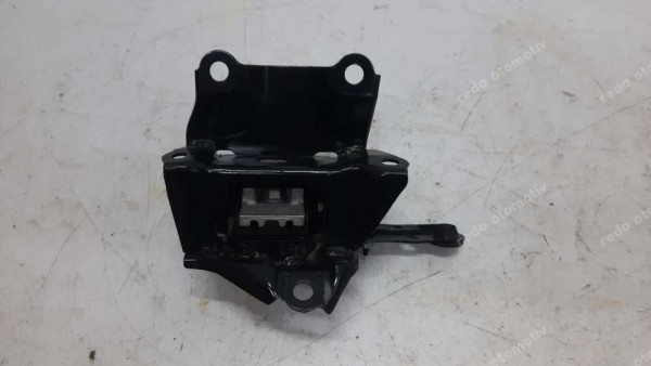 Toyota Yaris Motor Takozu CP (AA-121)