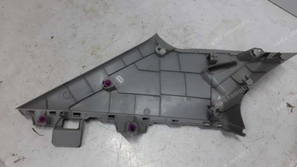 Toyota Yaris Croos Arka Sağ Direk Trim 62471-0DC60 CP (EA-110)