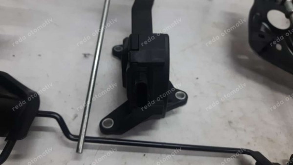 Toyota Yaris Hybrid (engelli) Fren / Gaz Pedalı Takım 89510-K0010 78110-K0030 CP (AC-110)