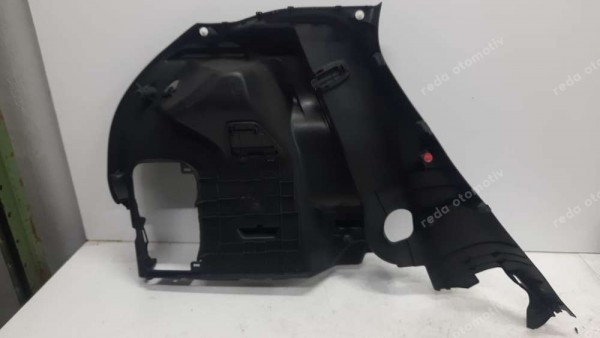 Toyota Yaris Hybrid Sağ Bagaj Kaplaması 64730-K0070 CP (GD-140)