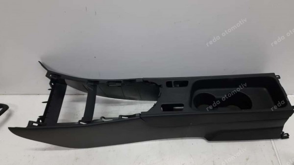 Toyota Yaris Croos Orta Konsol 58910-K0030 HP CP (KB-110)