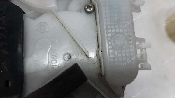 Toyota Yaris Hybrid Sol Arka Kapı Kilidi CP (EE-125)