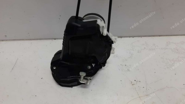 Toyota Yaris Hybrid Sağ Arka Kapı Kilidi CP (EE-125)