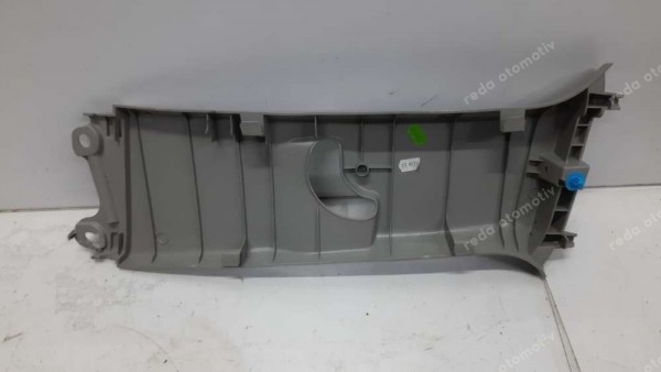Toyota Yaris Hybrid İç Sütun Trim Sağ 62411-K0020 CP (EA-110)