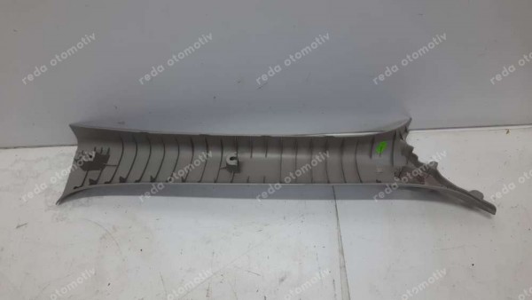 Toyota Yaris Hybrid Ön Sağ Üst Trim 62211-K0030 CP (EA-110)