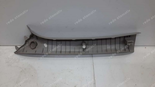 Toyota Yaris Hybrid Ön Sol Üst Trim 62212-K0030 CP (EA-110)